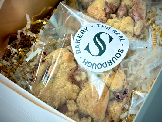 Fresh Gift Basket (Bread & Sweets)