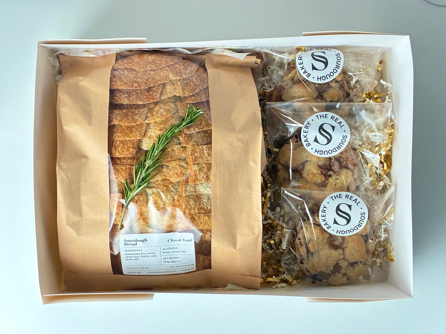 Fresh Gift Basket (Bread & Sweets)